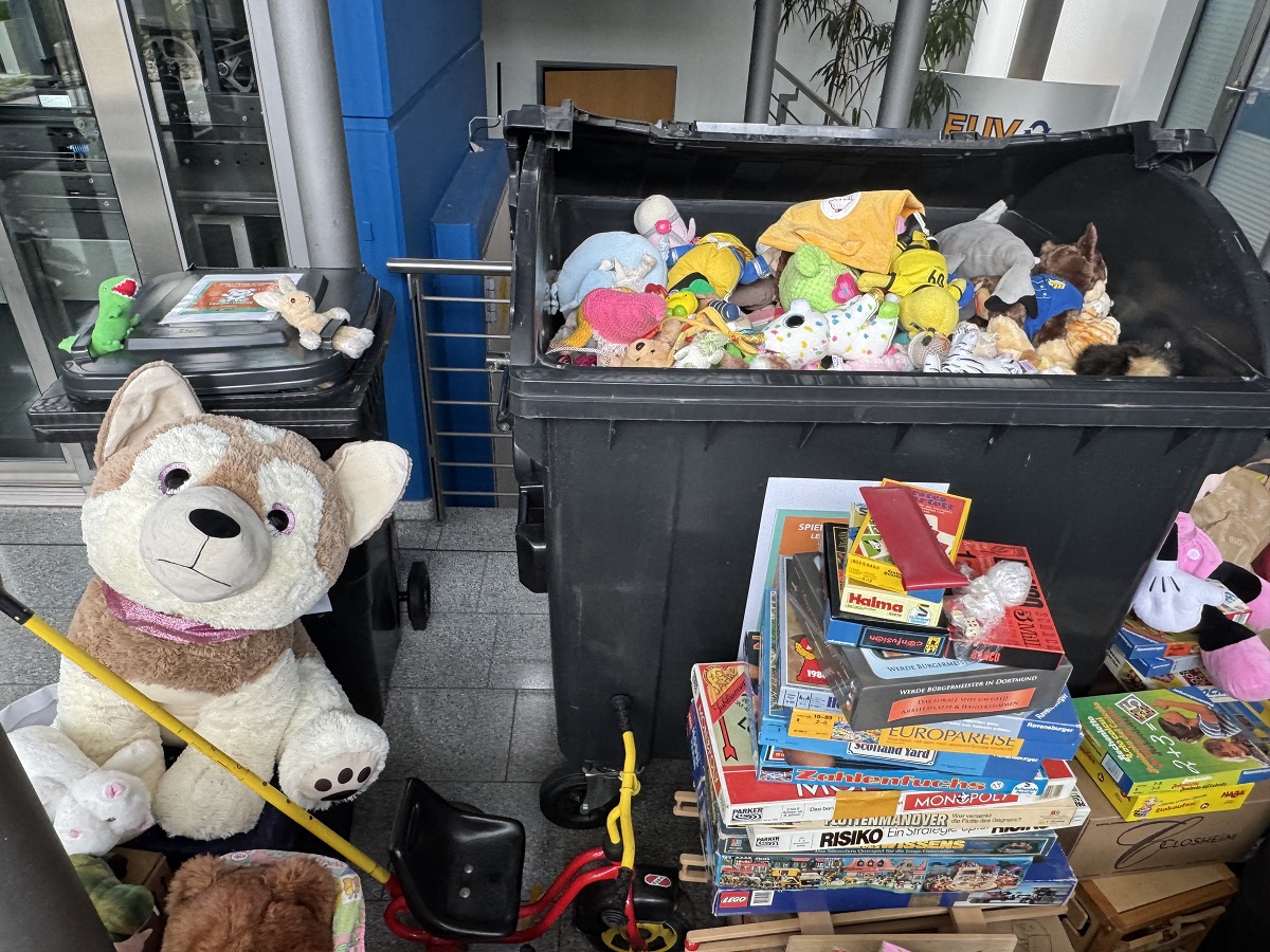 Teddy-Tonne wird zum Riesenerfolg: Spielzeugspenden füllen zehn Container